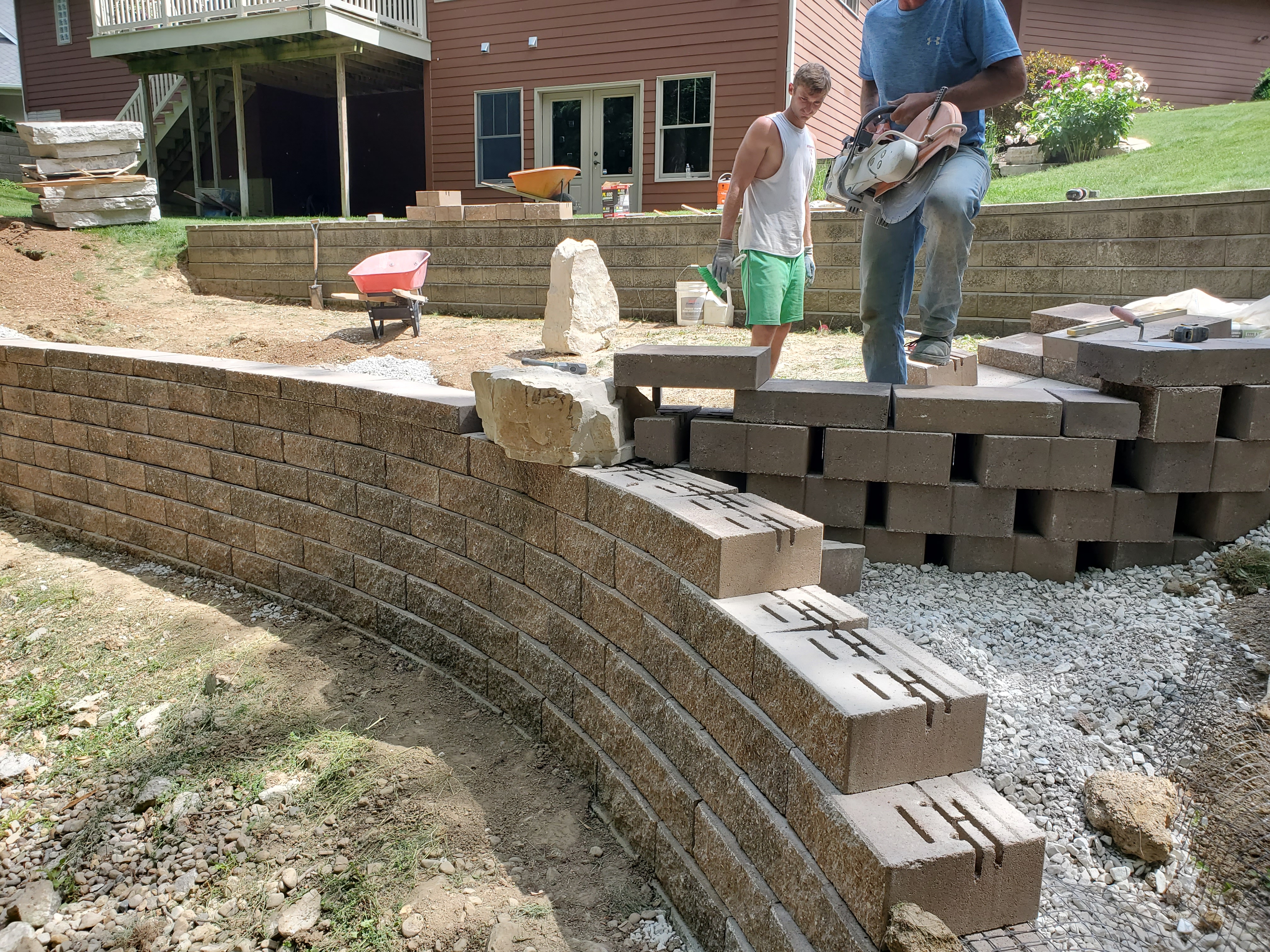 Construction - building the curved retaining wall